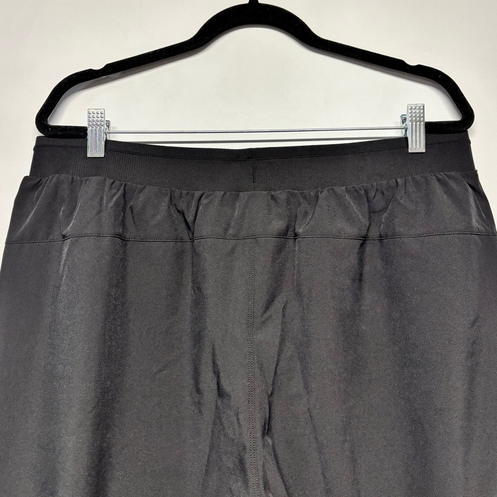 Fabletics Short NWT - image 3